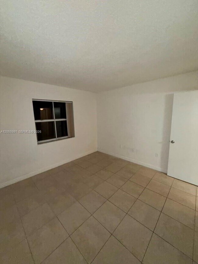 Foto del edificio - 8200 SW 210th St