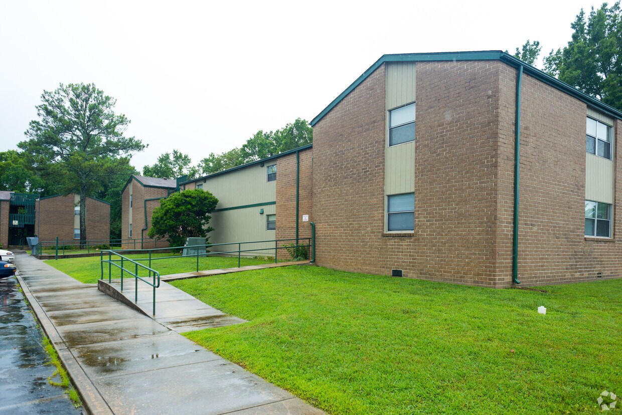 The Crossing Apartments at 1830 Fant Dr Fort Oglethorpe, GA