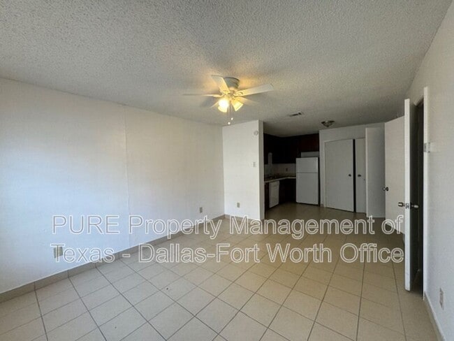 Building Photo - 901 S Mesquite St