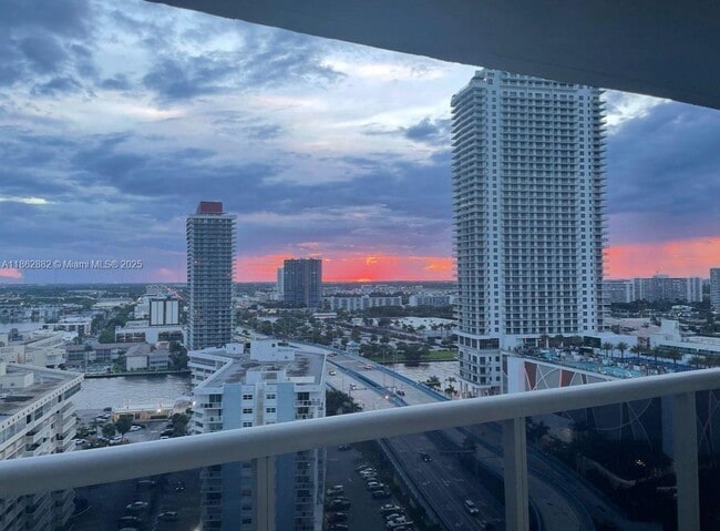 Building Photo - 1800 S Ocean Dr