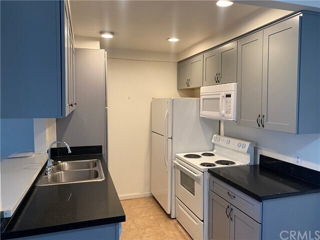 Foto del edificio - 1735 E Washington St