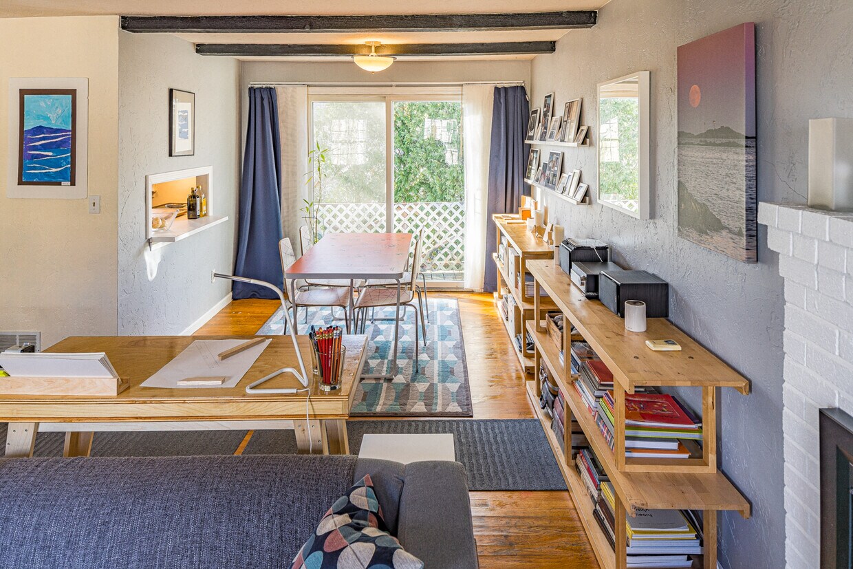 10 Lattimer St Unit 2, Marblehead, MA 01945 Condo for Rent in