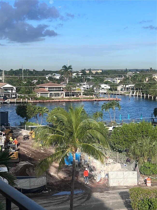 Foto del edificio - 400 N Riverside Dr