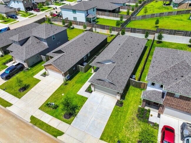 Foto del edificio - 6721 Chinapkin Oak Ln