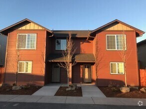 Building Photo - 796 NE Copperleaf Loop