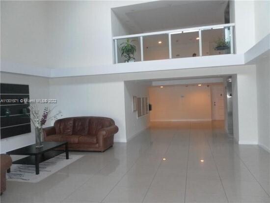 Foto del edificio - 120 Lakeview Dr