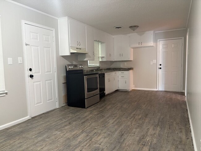 Building Photo - 4909 Sunshine Dr