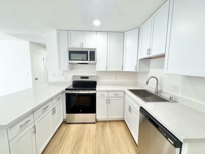 Foto principal - Newly remodeled 2-bedroom 1-bathroom condo...