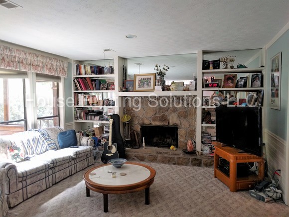 Foto del edificio - 4460 Chimney Springs Ct