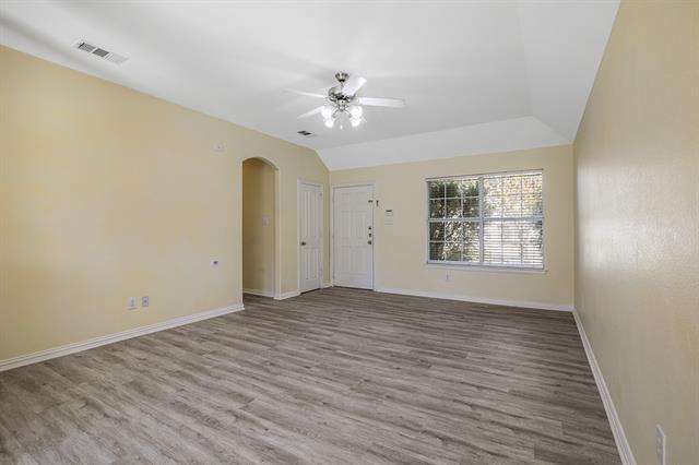 Building Photo - 1012 Villa Paloma Blvd