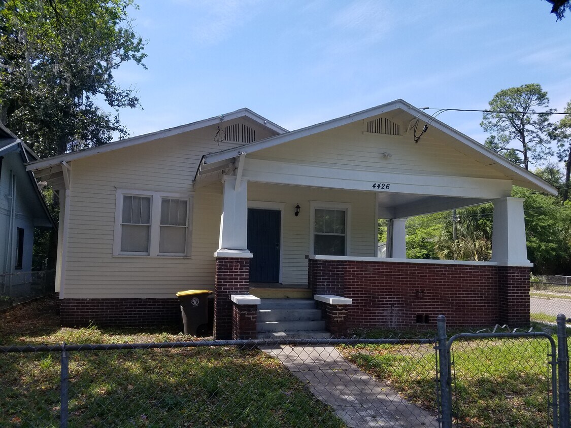 Primary Photo - 4426 Springfield Blvd