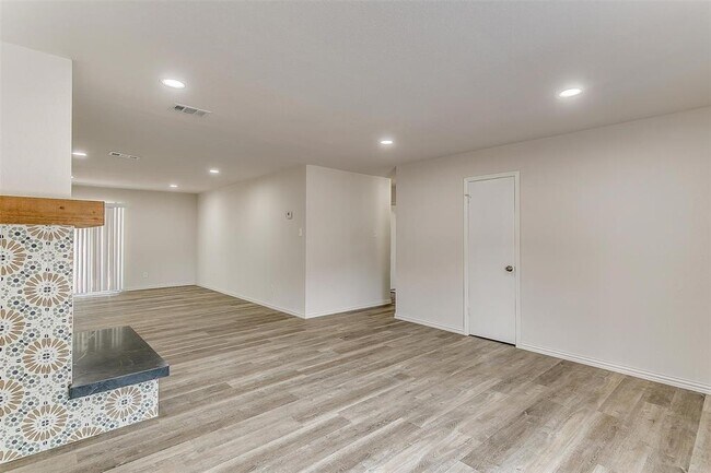Building Photo - 3209 Old Hickory Trail