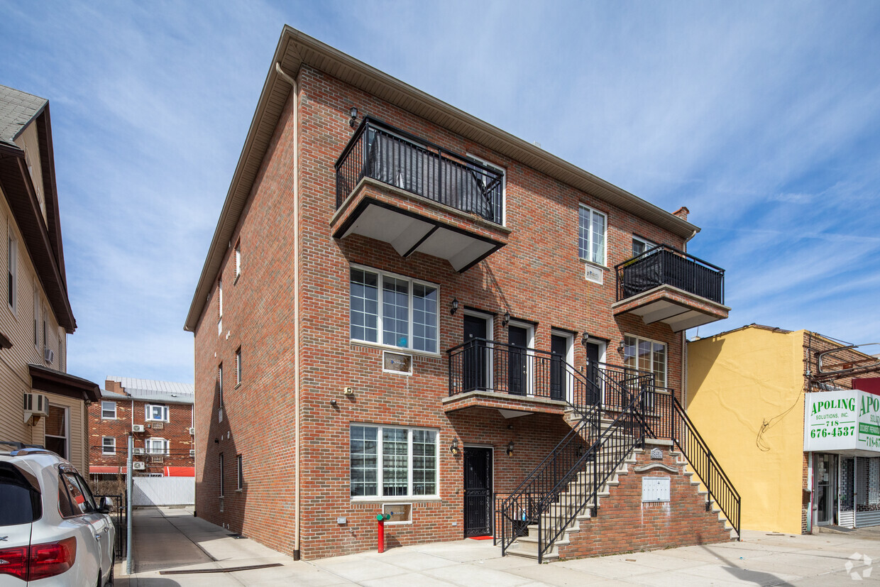 Foto principal - 8616 19th Ave