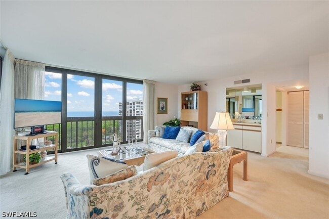 Foto del edificio - 6000 Pelican Bay Blvd