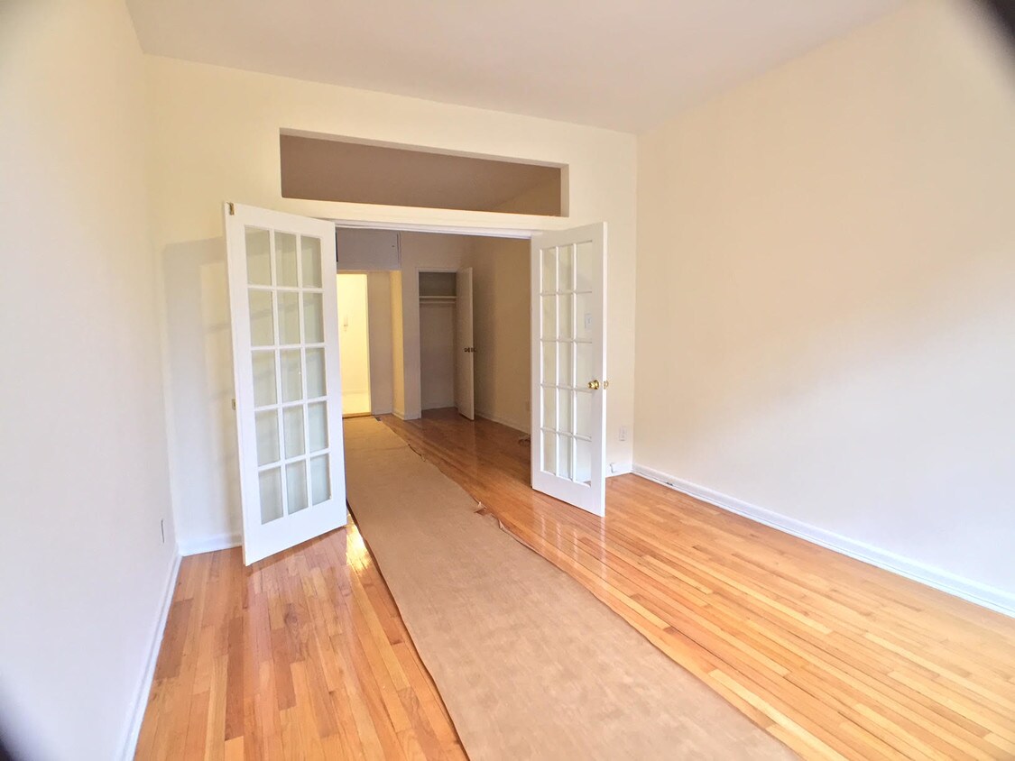 Foto principal - 7 E 76th St
