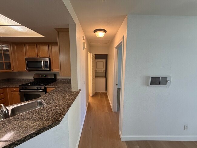 Foto del edificio - 12530 Carmel Creek Rd