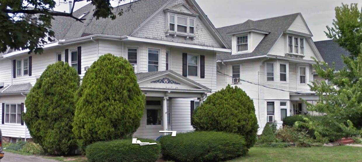 Building Photo - 906 West Ave