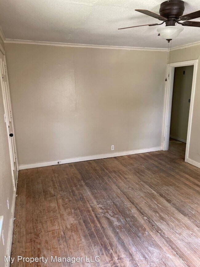 Building Photo - 2 br, 1 bath House - 4434 Olga St.