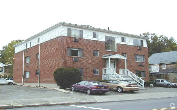 Primary Photo - 340 Parkland Ave