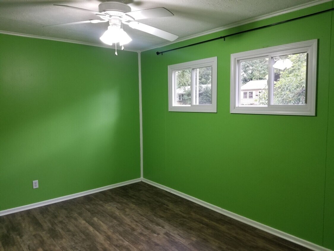 Building Photo - Pre-leasing!! August 1st, 2026 Move in