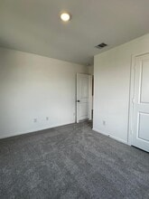 Building Photo - 2631 Olivine Stone Dr