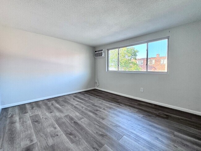 Foto del edificio - 50-58 Walnut Street Unit 12