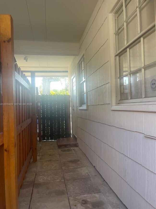 Foto del edificio - 3531 SW 13th St