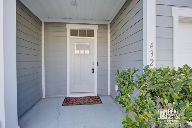Foto del edificio - 432 Trotters Ln