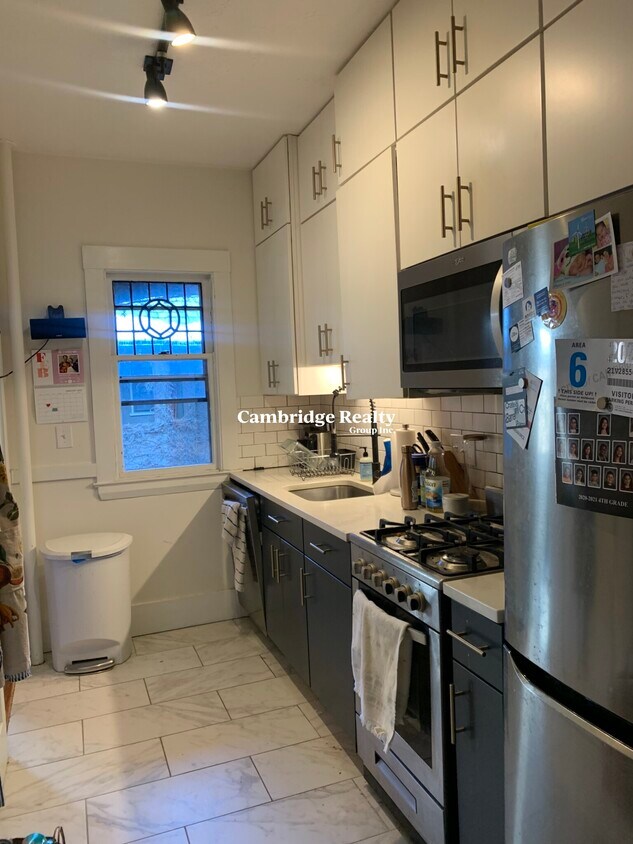 Primary Photo - 10 Remington St
