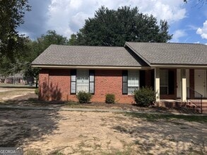 Building Photo - 1507 Claxton Dairy Rd