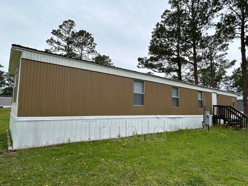 Building Photo - 203 Sussex Dr