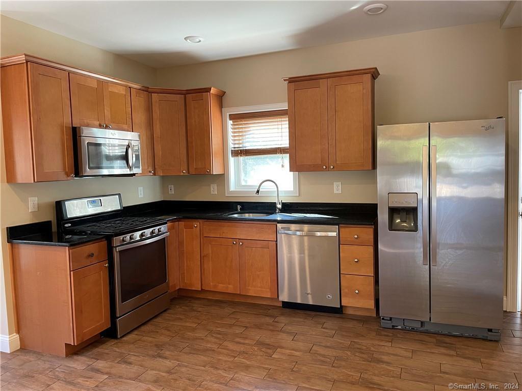 17 Lester Ave Unit 1, Stonington, CT 06379 Room for Rent in