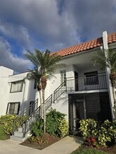 Building Photo - 310 Racquet Club Rd