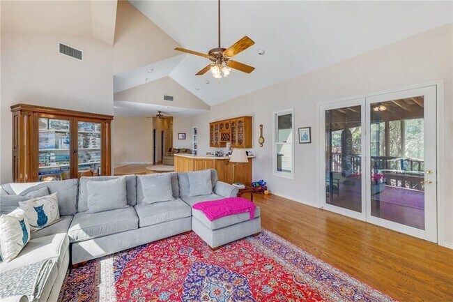 Building Photo - 8200 Hickory Creek Dr