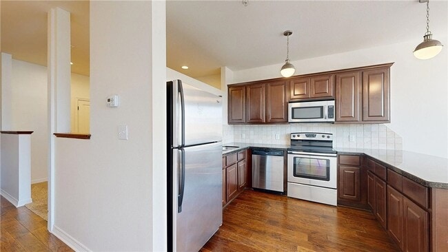 Photo - 206 N Main St Apartment