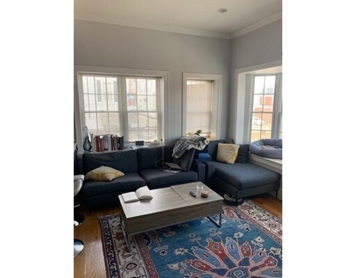 Foto del edificio - 823 E 6th St