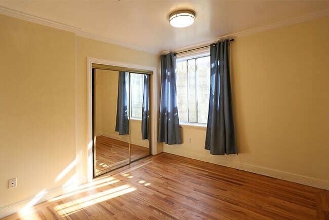 Building Photo - OPEN HOUSE:Tuesday(4/9)6:25pm-6:40pm 2BR/1...