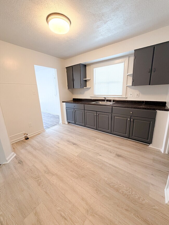 Building Photo - 13717 Keal St