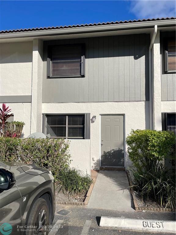 Building Photo - 9790 Shadow Wood Blvd