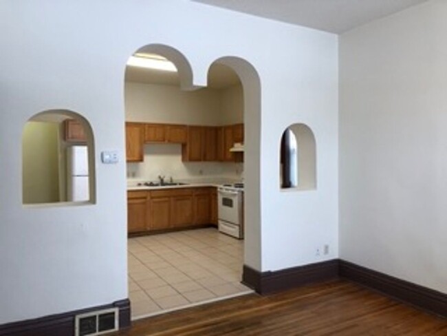 Foto del edificio - 512 Beaumont St E