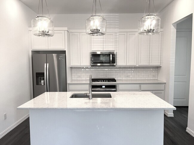 Building Photo - Beautiful Condo in Allen