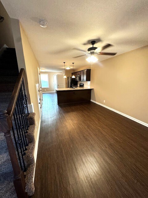 Foto del edificio - 103 Holland Dr.