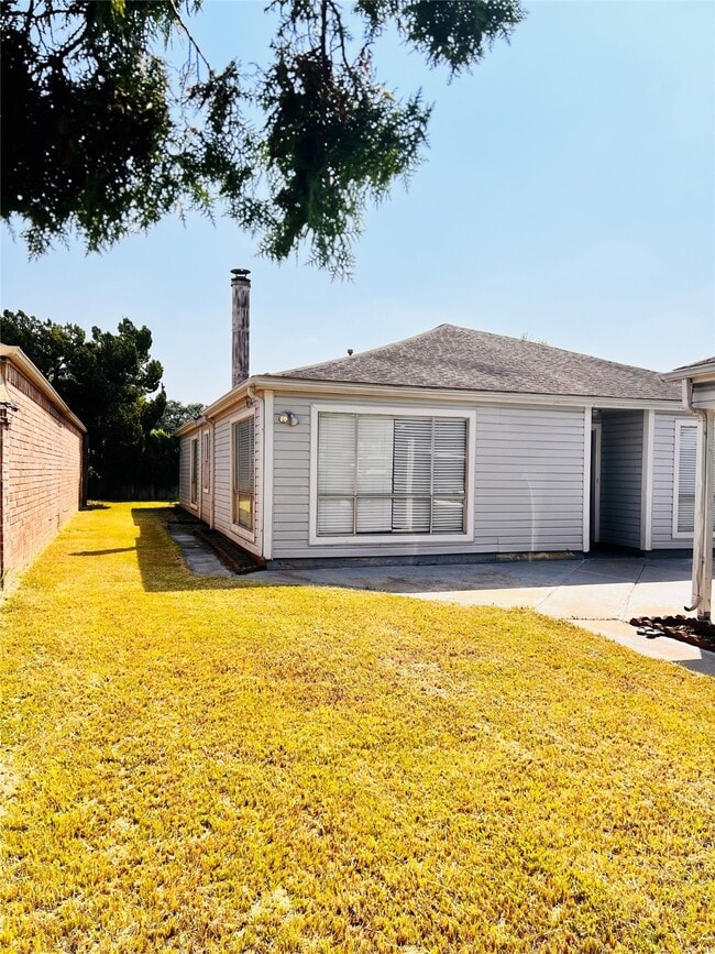 Building Photo - 8815 Brummel Dr