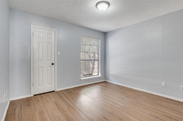 Foto del edificio - 9601 Forest Ln