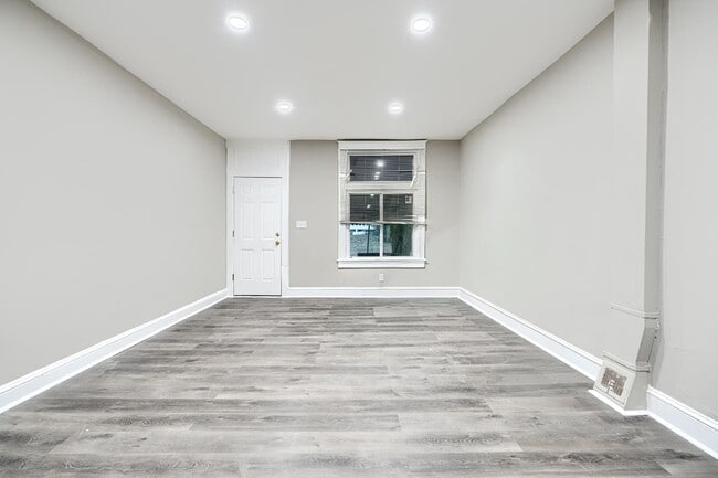 Building Photo - 1113 Ashburton St
