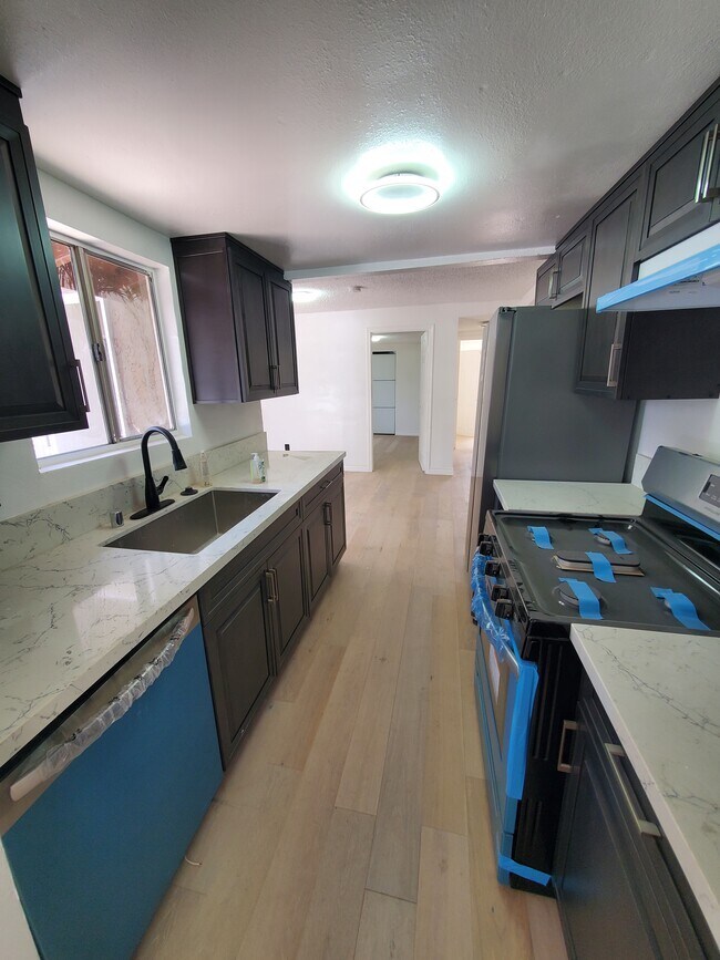 Foto del edificio - 2120 E Lucien St