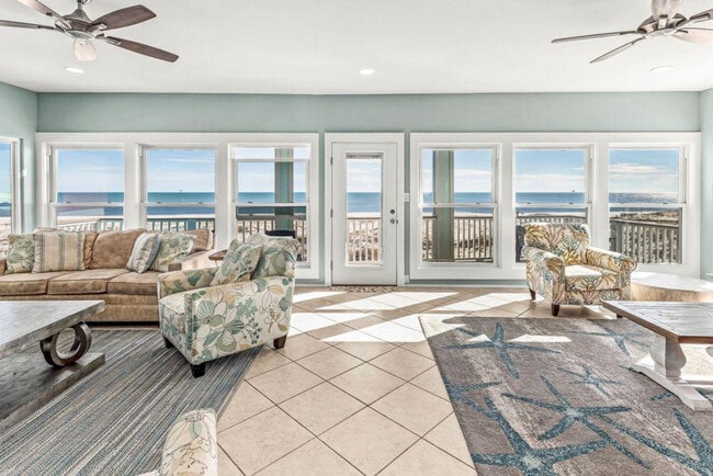 Building Photo - 243 Dune Dr