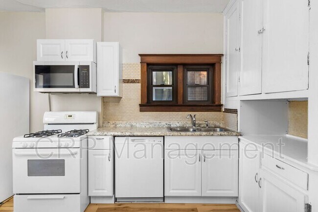 Foto del edificio - 5033 Ray Ave