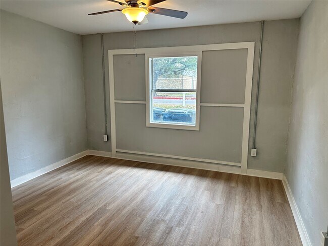 Foto del edificio - 912 W Cleveland St