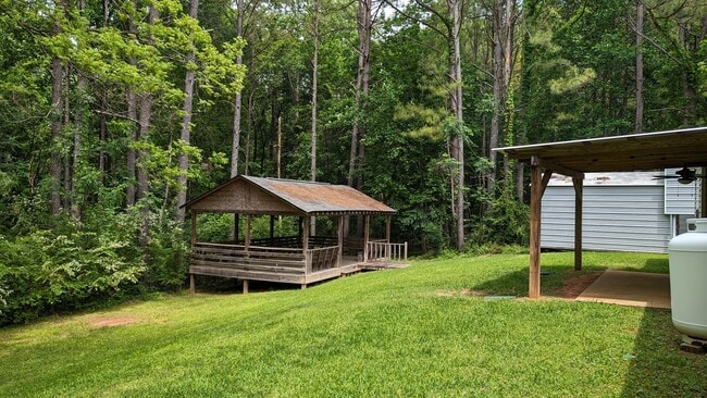 Building Photo - 105 Foxdale Dr